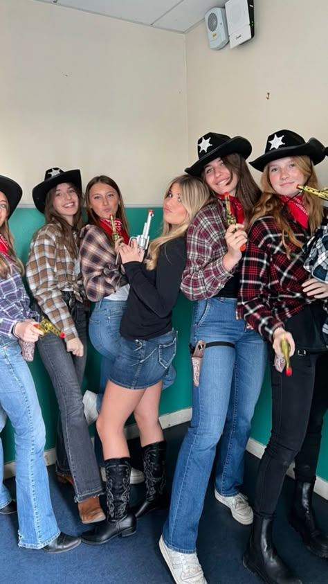 Country Outfits Spirit Week, Western Theme Party Outfit, Cowboy Costume Women's, Country Party Outfit, Cowboy Girl Outfits, Instagram Pose Ideas Aesthetic, Classy Cowgirl Outfits, Cowgirl Outfits Party, Cowboy Halloween Costume