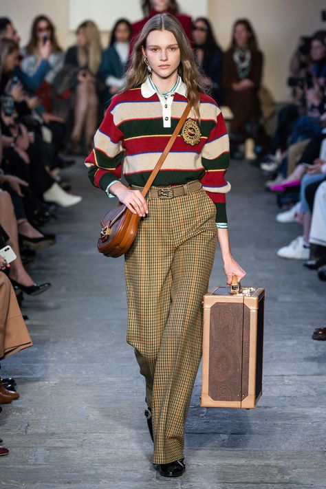 Etro Fall 2019 Ready-to-Wear Collection - Vogue Fashion 90s, Vogue Germany, Mode Casual, Looks Style, Moda Fashion, Preppy Style, Look Fashion, Runway Fashion, Fashion Inspo Outfits