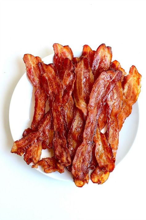 How to Bake Bacon - once you try this you will never go back! @thebakermama #bakedbacon #bacon #breakfast How To Bake Bacon, The Baker Mama, Bake Bacon, Baker Mama, Breakfast Bacon, Brown Sugar Bacon, Breakfast Platter, Bacon In The Oven, Baked Bacon