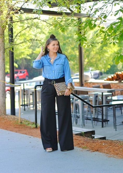 Julie Marie B, Chambray Shirt Outfit, Chambray Shirt Outfits, Julia Marie, What To Wear To Work, Atlanta Fashion, Plus Size Fall Outfit, Casual Chic Outfits, Young Women Fashion