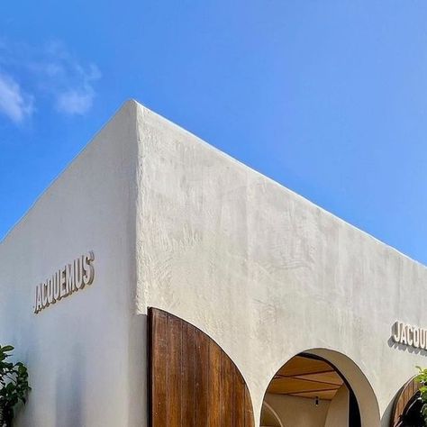 Jacquemus Pop Up Store, Jacquemus Pop Up, Jacquemus Store, Beach Interior Design, Virtual Showroom, Beach Interior, Aesthetic Stores, I Have No One, New Location