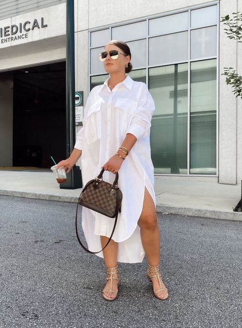 Loose Shirt Dress, Feminine Casual, Real Woman, Shirt Dress Outfit, Coat Outfit, Woman Style, Elegante Casual, Loose Shirt, Wardrobe Inspiration