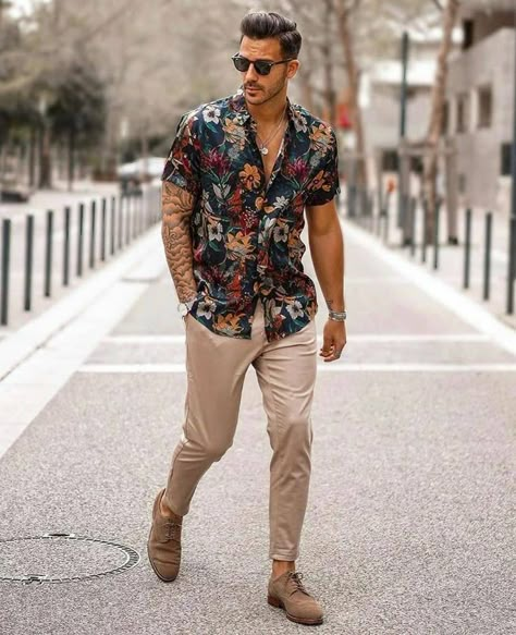 Vacation Outfits Men, Men Lifestyle, Herren Style, Short Sleeves Shirt, Pants Outfit Men, Mens Casual Outfits Summer, Stylish Men Casual, Mens Fashion Casual Outfits, Summer Outfits Men