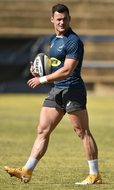 Rugby Player Aesthetic, Body Fitness Men, Rugby Body, Welsh Rugby Players, Rugby Guys, Training Aesthetic, Cycling Attire, Hot Rugby Players, Welsh Rugby