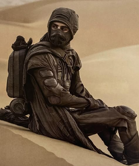 Dune Movie Costumes, Dune Aesthetic Outfit, Dune Aesthetic Movie, Dune Outfit, Dune The Movie, Dune Atreides Soldier, Dune Part Two Movie Poster, Dune Film, Dune 2021 Cinematography