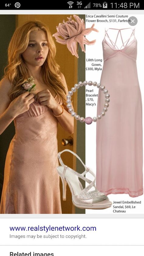 Carrie Carrie At The Prom, Carrie And Prom Date Costume, Carrie Chloe Moretz, Carrie Dress Movie, Carrie White Prom Dress, Gory Fx Makeup Ideas, Carrie Dress Horror, Carrie White Outfits, Carrie Prom Costume