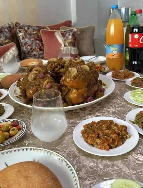 Marrakech Food, Morocco Food Photography, Arab Food Snapchat, Iftar Preparation Snapchat, Moroccan Food Traditional Aesthetic, Healthy Lunch Meal Prep, Moroccan Culture, Moroccan Food, Lunch Meal Prep