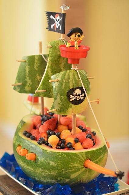 amazing healthy food idea for pirate inspired party Brought to you by BlogHer and Disney's "The Pirate Fairy", an All-New Tinker Bell Movie on Blu-ray and Digital HD Apr 1 #watermeloncarving Watermelon Boat, Creative Salads, Pirates Party, Jake And The Neverland Pirates, Watermelon Carving, Neverland Pirates, Pirate Birthday Party, Kids Party Food, Pirate Birthday