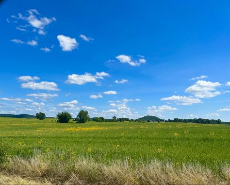 Ohio Landscape, Midwest Landscape, Summer Aesthetics, Hocking Hills, Farm Photography, Type Shi, Andrew Wyeth, Pretty Landscapes, Open Field