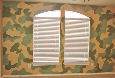 Camouflage Room, Camo Wall, Camo Rooms, How To Paint Camo, Fun Ideas For Kids, Wall Design Ideas, Arm Exercises, Painted Walls, Kids Room Ideas