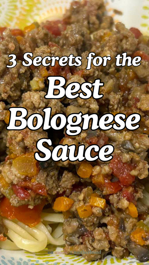 Best Bolognese Sauce Recipe Bolognese Sauce Giada, Easy Bolognese Recipe, Traditional Bolognese Sauce, Italian Bolognese Sauce Authentic, Best Bolognese Recipe, Beef Bolognese Recipe, Bolognese Recipes, Bolognese Sauce Authentic, Best Bolognese Sauce