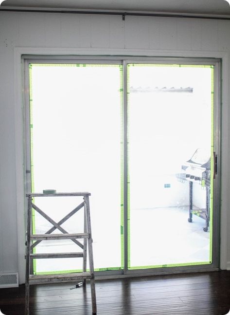 How to paint sliding glass doors - a quick and easy solution to ugly aluminum doors Sliding Door Update, Sliding Door Makeover, Sliding Door Trim, Door Trim Ideas Interior, Door Redo, Metal Window Frames, Sliding Patio Door, Sliding Doors Exterior, Door Makeover Diy