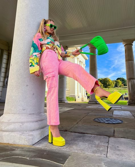 Outfits Colourful, Maximalism Fashion, Maximalist Outfit, Maximalist Outfits, Bright Colored Outfits, Maximalist Fashion, Bold Outfits, Bright Outfits, Bright Fashion