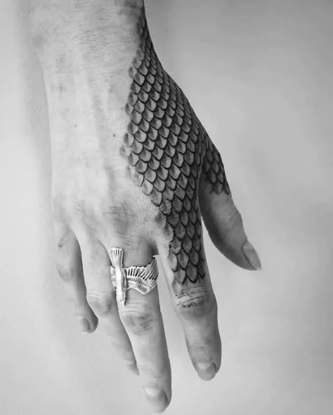 16 Snake Skin Tattoo Designs & Ideas | PetPress Snake Skin Tattoo, Fish Tail Tattoo, Tail Tattoo, Snake Skin Design, Tattoo Snake, Scale Tattoo, Skin Tattoo, Finger Tattoo Designs, Wild Tattoo