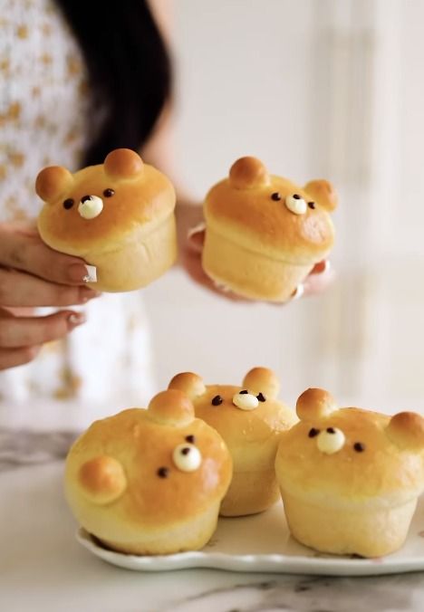 Dolce on X: "Teddy bear milk buns by nm_meiyee https://t.co/RNFUEllKtl" / X Bread Kawaii, Bread Design Ideas, Kawaii Baking, Bear Pancakes, Teddy Bear Decor, Bear Bread, Milk Buns, Kawaii Desserts, Cafe Designs