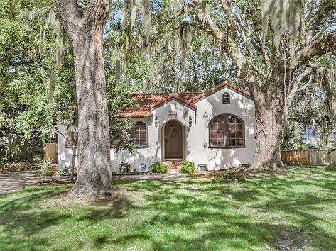 Mediterranean Bungalow House, 1920s Spanish Bungalow, Spanish Style Bungalow, Spanish Style Small Homes, Spanish Bungalow Floor Plans, Spanish Craftsman Style Homes, Mission Style Architecture, Small Hacienda Style Homes House Plans, Spanish Mission Style