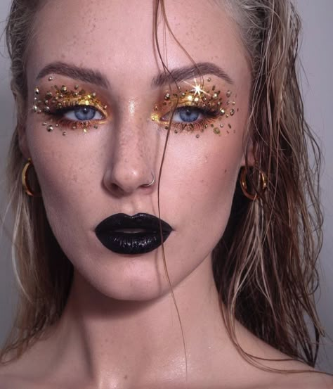 Dripping Gold Makeup, Black And Golden Makeup, Gold Drag Makeup, Blue And Gold Makeup Looks, Goddess Costume Makeup, Masquerade Makeup, Dragon Makeup, Golden Eye Makeup, Golden Makeup