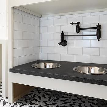 Transitional Laundry Room, Black And White Tile, Dog Feeding Station, Dog Rooms, Pot Filler, Laundry Mud Room, Décor Boho, Dog Bowl, Farmhouse Style House