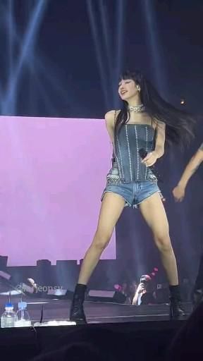 #lisa #lalisa #blackpinklisa #blackpink #money Lisa Lalisa Dance, Lisa Editsiz Fancam, Lisa Dance Video, Money By Lisa, Lisa Money Dance, Lisa Dance Fancam, Lisa Hot Outfit, Money Lisa, Fancam Lisa