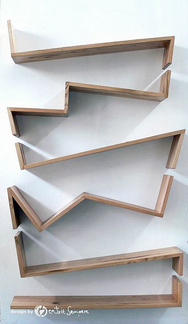 étagère originale Regal Design, Book Shelves, Interior Furniture, Wood Design, Cool Furniture, Wall Shelves, Zig Zag, Wood Furniture, Home Deco