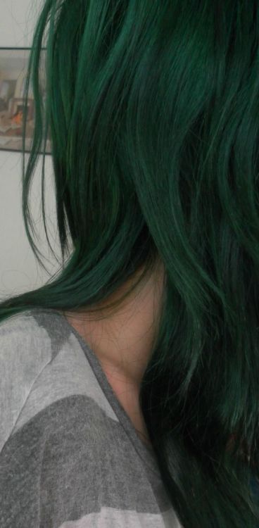 Manic Panic Venus Envy, Dark Green Hair, Hair Color Orange, Teal Hair, Hair Ombre, Super Hair, Manic Panic, Trendy Hair Color, Dye My Hair