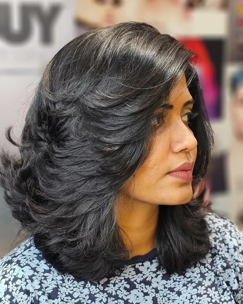 Short Bob Layers, Fall Haircuts For Women, 40 With Bangs, Curls Straight Hair, Bangs Highlights, Indian Hair Cuts, Girls Haircuts, Fall Haircuts, Sleek Short Hair