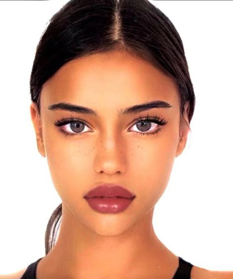 Ivana Santacruz, Straight Eyebrows, Dark Eyebrows, Desired Face, Cute Makeup Looks, Face Card, Natural Makeup Looks, Looks Chic, Pretty Makeup