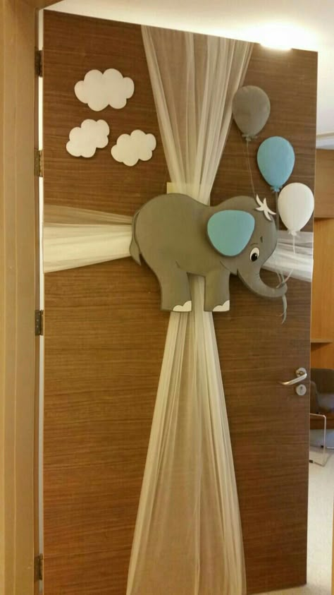 Idee Babyshower, Baby Door Hangers, Baby Door, Welcome Home Baby, Elephant Baby Shower, Baby Diy, Baby Bedroom, Elephant Baby, Baby Shower Diy