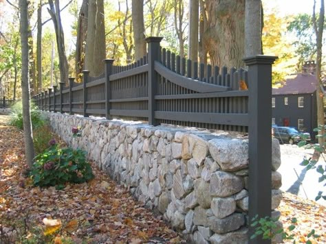 black/gray fence on top of stone wall Backyard Wall, Stone Fence, Fence Plants, Black Fence, Wall Fence, Concrete Fence, Front Fence, Fence Designs, Fence Wall