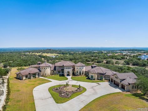 Zillow Homes For Sale Texas, Zillow Homes For Sale, Ranches For Sale, Stucco Homes, Texas Ranch, Zillow Homes, Waterfront Property, Home Remodel, Craftsman House Plans