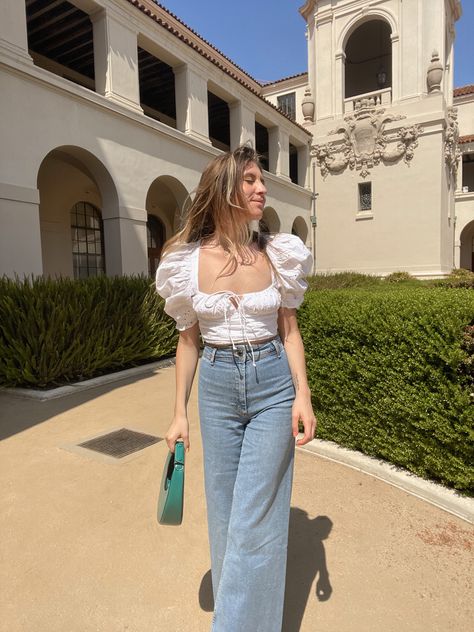 Puff Sleeves Top Outfit Ideas, Jeans Picnic Outfit, Jeans And Puff Sleeve Top, Puffy Sleeve Crop Top Outfit, Cute Puffy Sleeve Tops, Puffer Sleeve Top Outfit, Puffed Sleeves Top Outfit, Fancy Top And Jeans Outfit, White Top With Puffy Sleeves