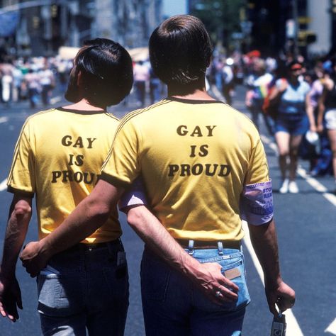 50 Vintage Photos Of Pride Parades In The U.S. Queer History, Lgbt History, Lgbt Rights, Pride Parade, London Photography, Documentary Photography, Lgbtq Pride, Another World, New Generation