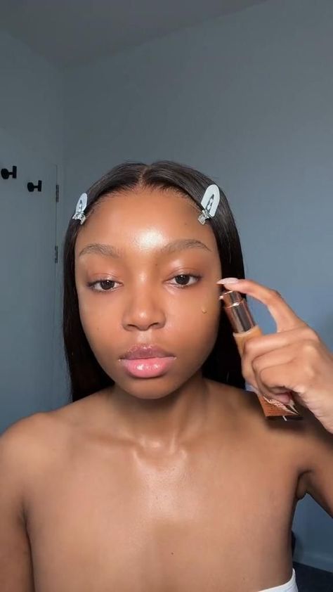 Simple Makeup Tutorial for Dark Skin Makeup Styles For Black Women, Simple Black Women Makeup, Clean Make Up Black Women, Natural Makeup Tutorial Black Women, Summer Makeup Looks Black Women, Passport Makeup Black Women, Easy Makeup For Black Women, Basic Makeup Black Women, Clean Girl Make Up Black Women