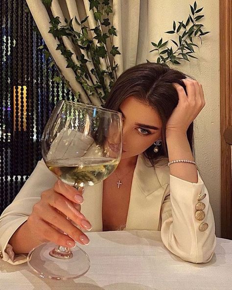 Classy Sexy Style Daily ✨ on Instagram: “FOLLOW FOR MORE INSPO ✨ #style #sexyclassy #fashioninspo #dailyfashioninspo #dailystyle #ootdinspo #ootd #ootn #luxurystyle #classystyle…” Restaurant Pictures, Rich Girl Lifestyle, Photography Poses Women, Instagram Photo Inspiration, Glass Of Wine, Rich Girl, Instagram Inspo, Insta Photo Ideas, Photo Instagram