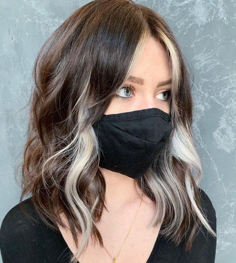 A Few Streaky Contrasting Blonde Highlights Short Brown With Money Piece, Dark Hair Color Balayage Ideas, Brown Hair Platinum Money Piece, Block Highlights Hair, Platinum Peekaboo Hair, Platinum Blonde Peekaboo, Gray Peekaboo Hair, Peekaboo Blonde Hair, Black Hair With Peekaboo Color