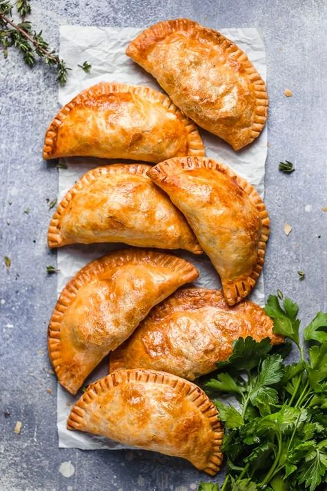 Leftover Turkey Empanadas, Thanksgiving Leftover Empanadas, Turkey Leftover Pot Pie, Mini Turkey Pot Pie Recipe Easy, Leftover Turkey Pot Pie Easy, Leftover Thanksgiving Pie, Leftover Turkey Appetizers, Thanksgiving Leftover Pie, Left Over Turkey Ideas