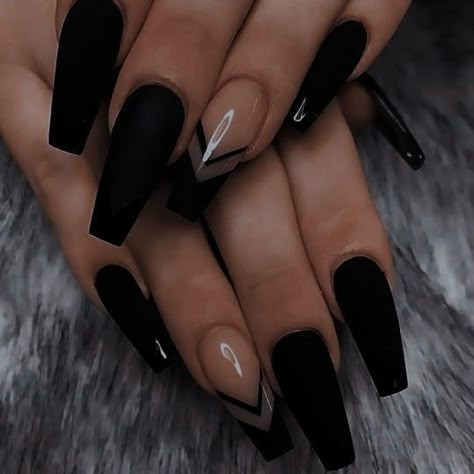 Black Acrylic Nails Coffin Design Simple, Trendy Nail Ideas Simple Black, Classy Black Nails Coffin, Black Ballerina Nails Long, Simple Acrylic Nail Designs Classy, Black Prom Nails Coffin, Dark Coffin Acrylic Nails, Nails Acrylic Aesthetic Grunge, Long Dark Nails Inspiration