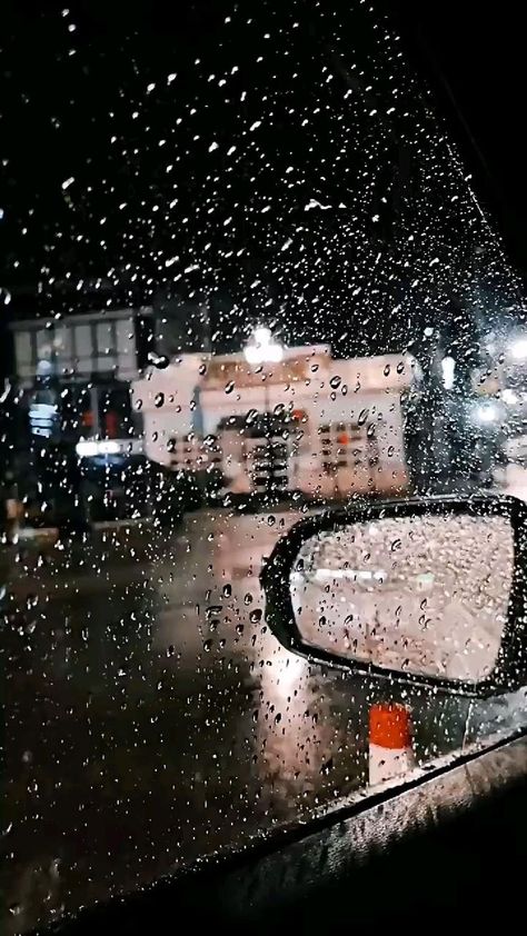 Wallpapers Beautiful, Night Rain, Cool Backgrounds Wallpapers, Rainy Night, Driving Photography, Clipuri Video, Cool Instagram Pictures, Aesthetic Photography Nature, Beautiful Photos Of Nature