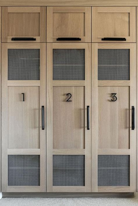 Sm Ranch House, Mudroom Lockers, Ranch Remodel, Mudroom Laundry Room, Mudroom Ideas, Mudroom Design, Mudroom Laundry, Laundry Mudroom, Mud Rooms