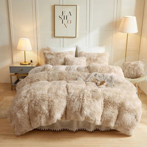 Fuzzy Comforter, Fur Comforter, Fluffy Duvet, Fur Bedding, Fluffy Bedding, Sham Bedding, Bedding Stores, Comforter Cover, California King