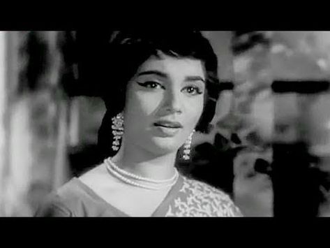 V Song, Lag Ja Gale, 90s Hit Songs, Lata Mangeshkar Songs, Suspense Movies, Old Song Download, Hindi Movie Song, Indian Songs, Evergreen Songs