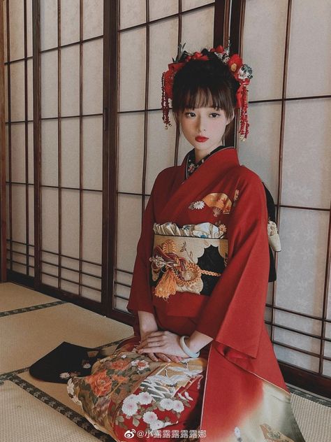 Kimono Outfit Japanese Traditional, Yukata Pose, Japan Traditional Dress, Kimono Pose, Kimono Poses, Yukata Women, Japanese Princess, Kimono Girl, Traditional Asian Dress