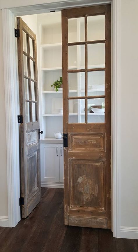 Farmhouse Style Inspiration - Colonial Farmhouse with Southern Flair Casa Rock, Door Repurposed, Kitchen Pantry Doors, Colonial Farmhouse, Wedding Outdoor, Pantry Design, Room Doors, Home Fashion, The Doors