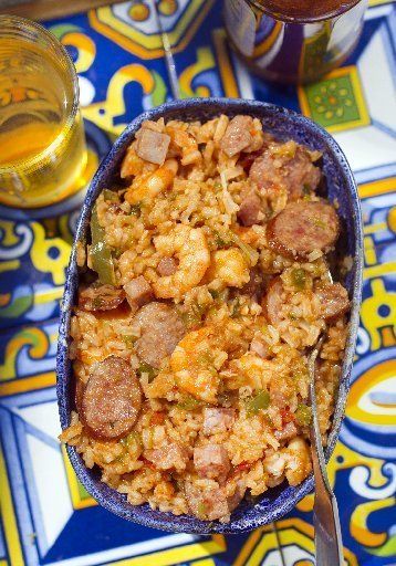 Shrimp Jambalaya, Paula Deen Recipes, Jambalaya Recipe, Cajun Food, Cajun Cooking, Cajun Recipes, Southern Cooking, Goulash, Jambalaya