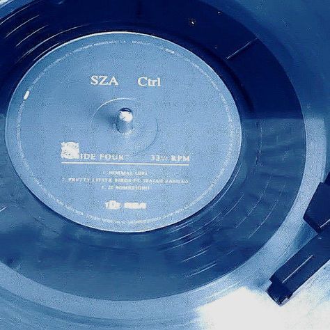 Blue vinyl record classic cheengu blue #vinyl #blue #classic Aesthetic Pictures Blue Vintage, Light Blue Music Aesthetic, Baby Blue Aesthetic Vintage, Blue Playlist Covers, Blue 90s Aesthetic, Light Blue And White Aesthetic, Blue Things Aesthetic, Record Widget, Music Blue Aesthetic