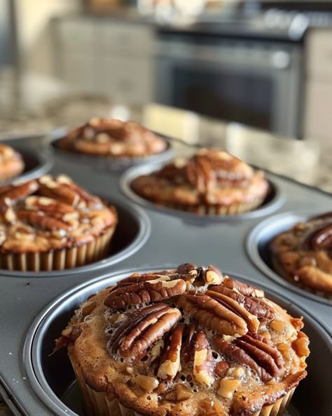 Pecan Pie Muffins, Pie Muffins, Coffee Cake Muffins, Filled Muffins, Breakfast Goodies, Muffin Bread, Homemade Muffins, Breakfast Sweets, Pecan Recipes