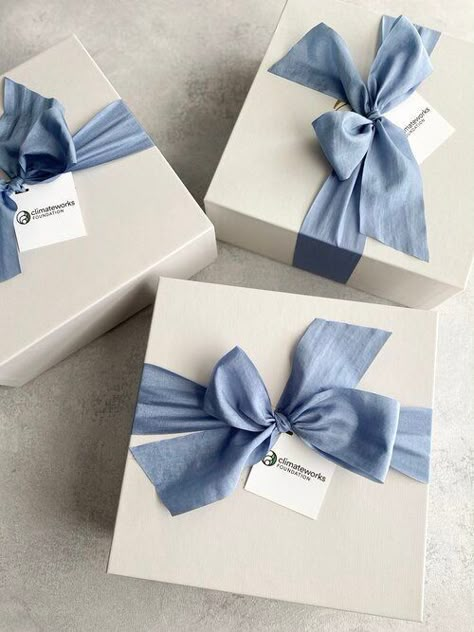 Wedding Personal Touches, Wedding Gift Hampers, Custom Corporate Gifts, Scout Guide, Creative Gift Wraps, Give And Receive, Gift Wrapping Inspiration, Gifts Box, Creative Box