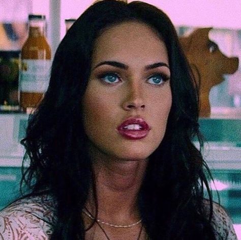 Young Megan Fox Hair, Megan Fox Young, Young Elizabeth Taylor, Fox Icon, Angelina Jolie Young, Megan Fox Transformers, Megan Fox Hair, Megan Fox Style, Megan Denise Fox