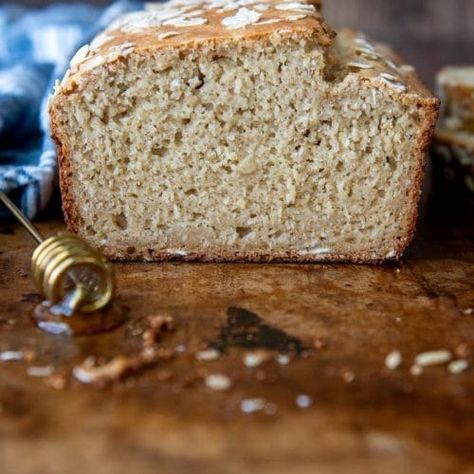 Fluffiest Oat Flour Bread (5 Minute Recipe) - MamaGourmand Oat Flour Bread, Gluten Free Oat Bread, Oat Flour Baking, Oat Flour Cookies, Health Dessert Recipes, Flourless Bread, Oat Bread Recipe, Oatmeal Bread Recipe, Homemade Gluten Free Bread