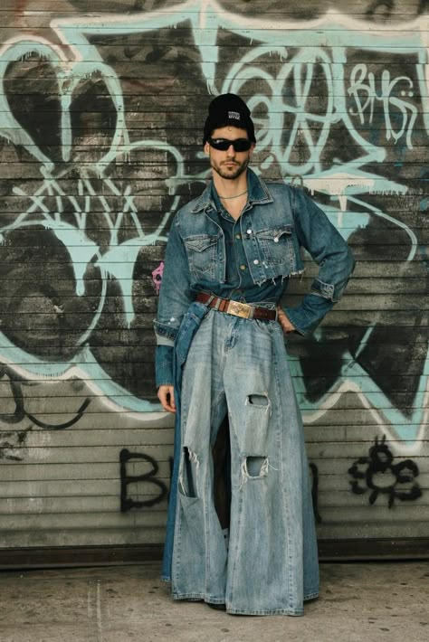 All Denim Outfit, Fashion Week Fall 2023, Mens Street Style Winter, Gay Style, Blanket Fashion, Men's Street Fashion, Fashion Models Men, Denim Street Style, Gender Fluid Fashion